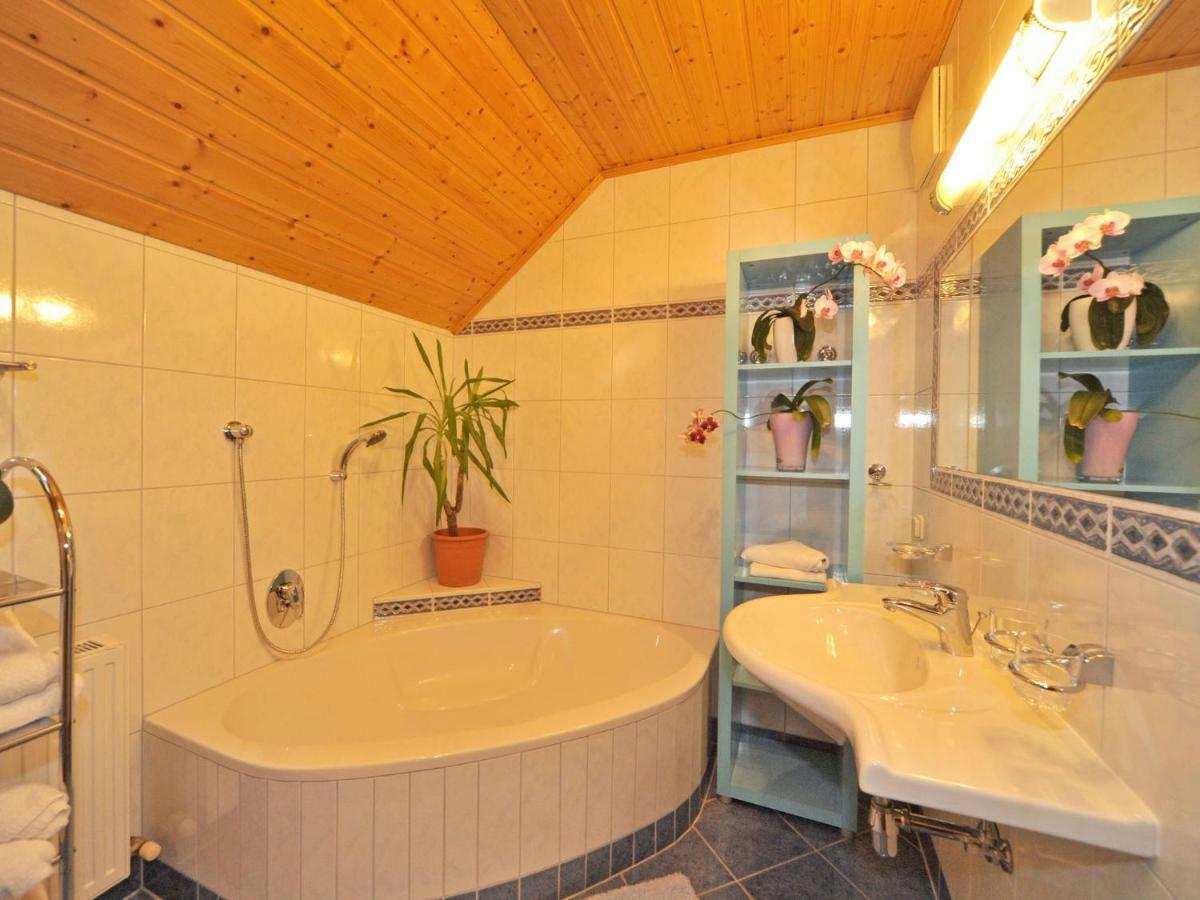 Haus Lindenkreuz Apartment บาด ไคลน์เคิร์ชไฮม์ ภายนอก รูปภาพ